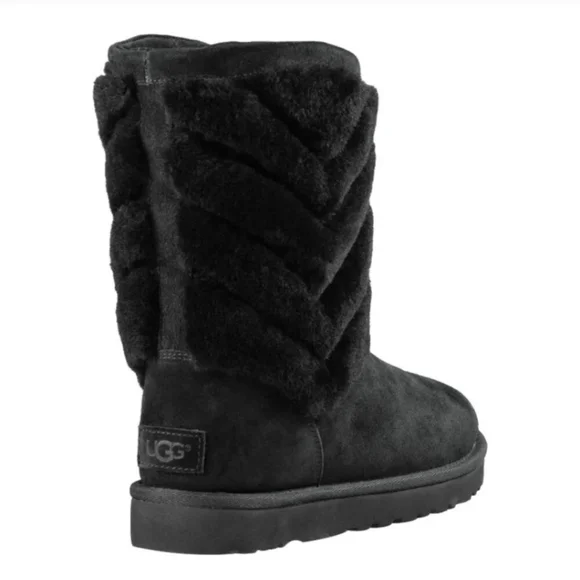 🐏 UGG Tania Shearling Boots black chevron NWOB size 11 - Picture 2 of 4